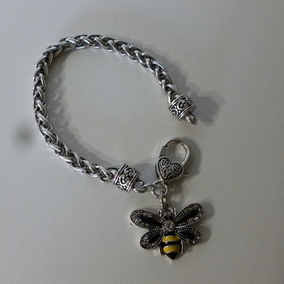 Silvertone Bee Bracelet NIP - Picture 8 of 9